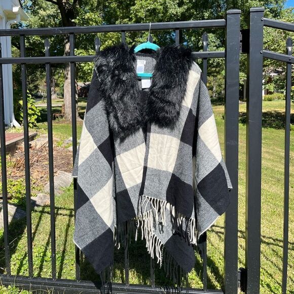 J Crew Faux-fur Plaid Cape NWT - Picture 3 of 11
